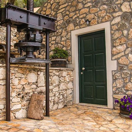 Castelli Olive Press Guest House Acharavi  Luaran gambar