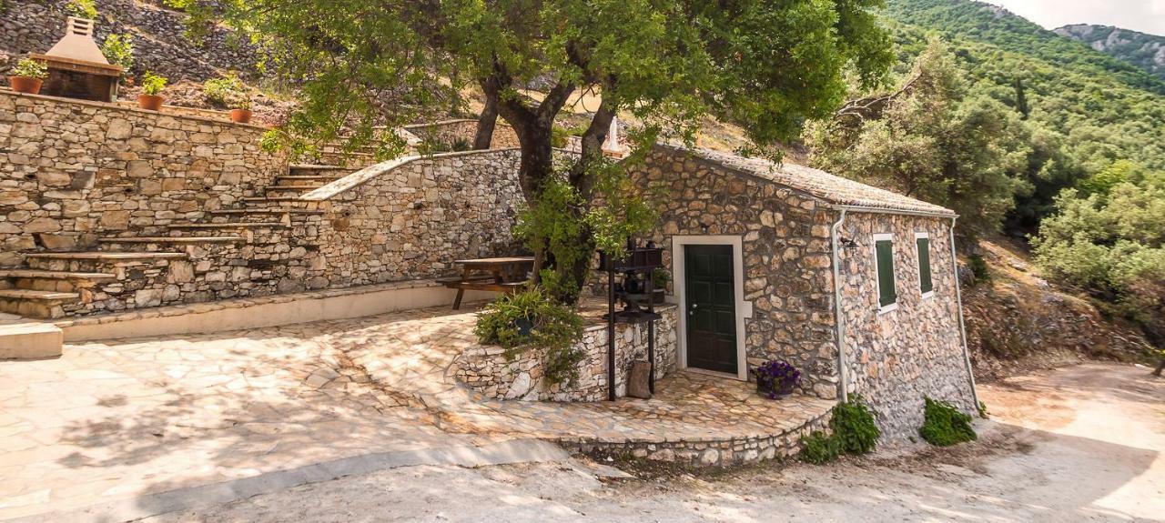 Castelli Olive Press Guest House Acharavi  Luaran gambar