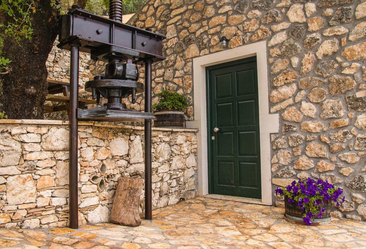 Castelli Olive Press Guest House Acharavi  Luaran gambar